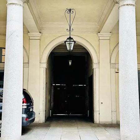 Nerino House, Elegante e tranquillo appartamento a 5 minuti dal Duomo-3